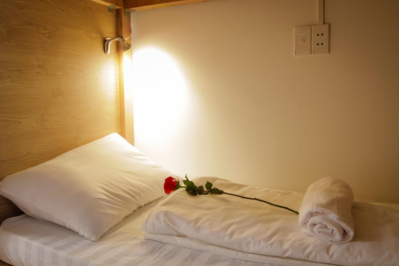 Dola Hostel Хошимін Екстер'єр фото