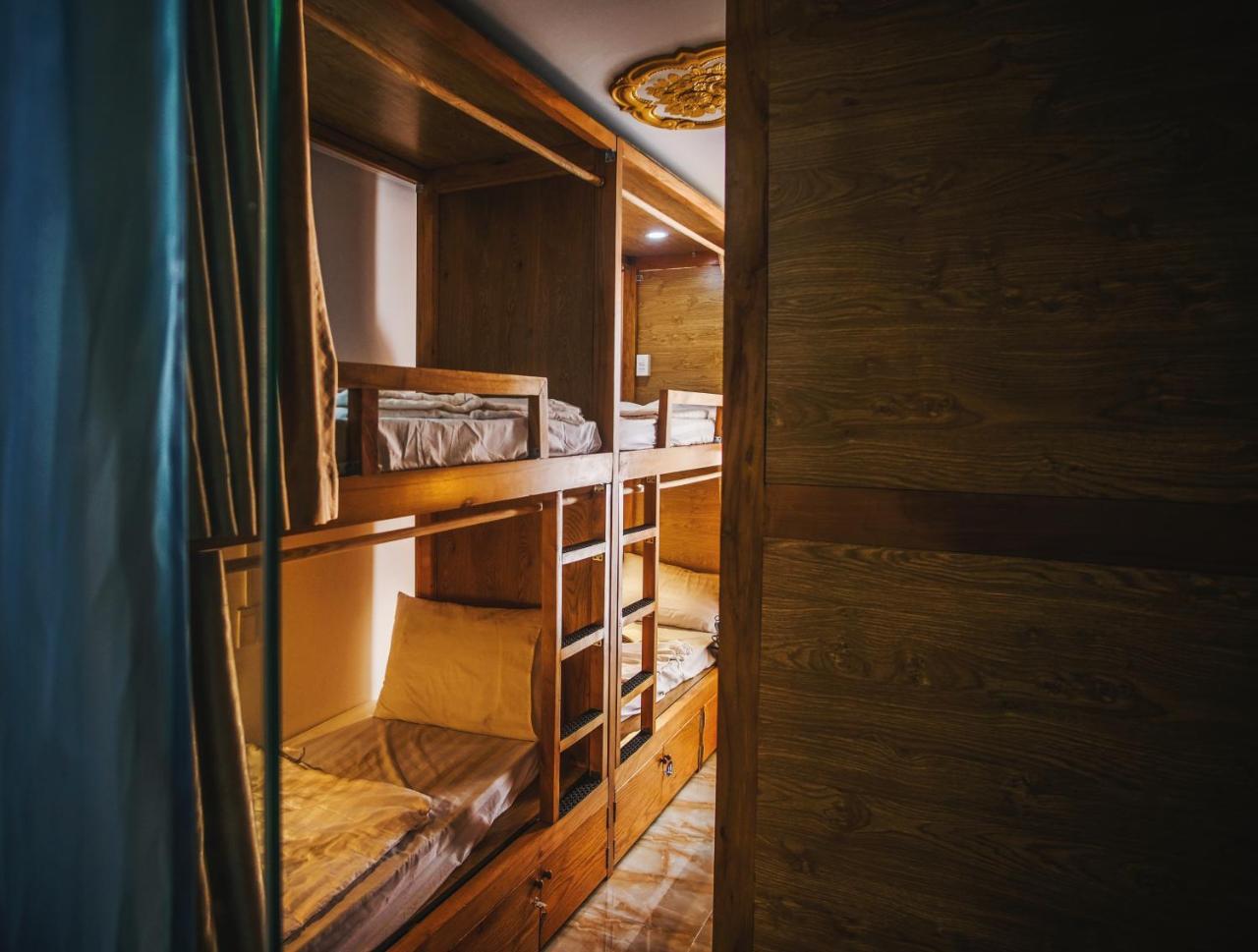 Dola Hostel Хошимін Екстер'єр фото
